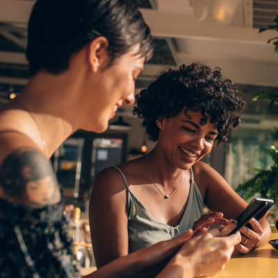 iPhone vs Android: Which is Better for Prepaid?