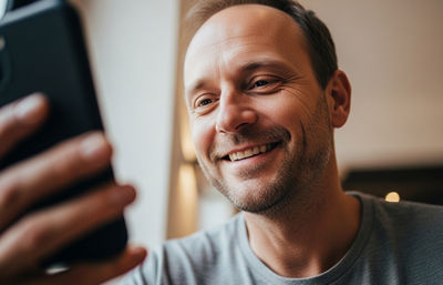 Hombre con teléfono