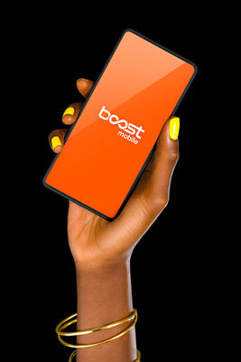 Mano sosteniendo un dispositivo